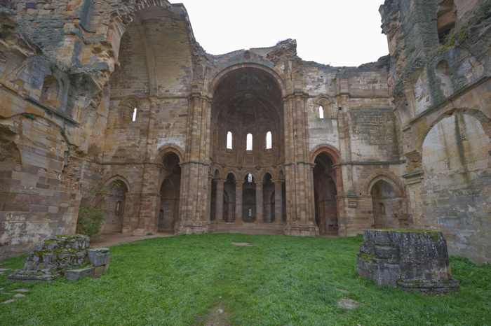 Cabecera de la iglesia del monasterio de Moreruela